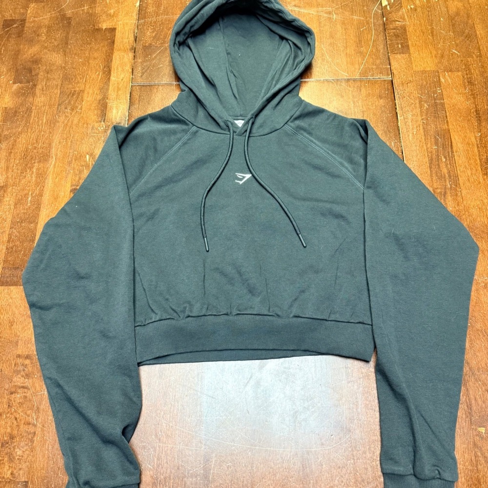 Gymshark Training Cropped Hoodie Womens Medium Black B3A6G Raglan Pullover